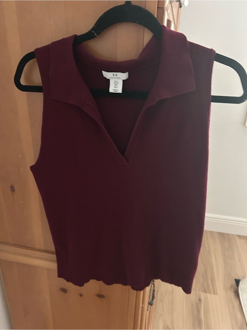 Halston Sleeveless Polo Tank Top - Burgundy L